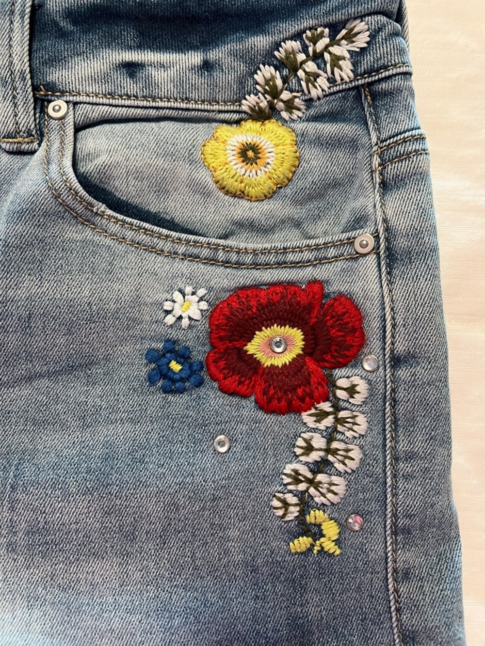 Indigo Rein Embroidered
Denim Shorts Raw Hem Festival Boho - Picture 5 of 10